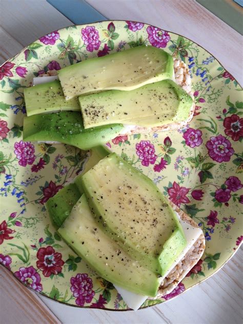 Rice Cakes With Goat Cheese And Avocado
