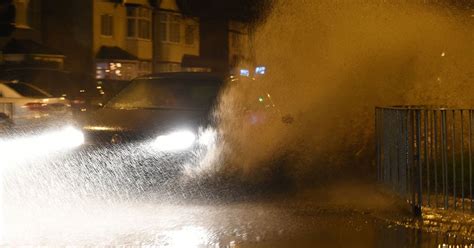 uk weather storm eleanor leaves thousands without power as floods and 80mph winds move in