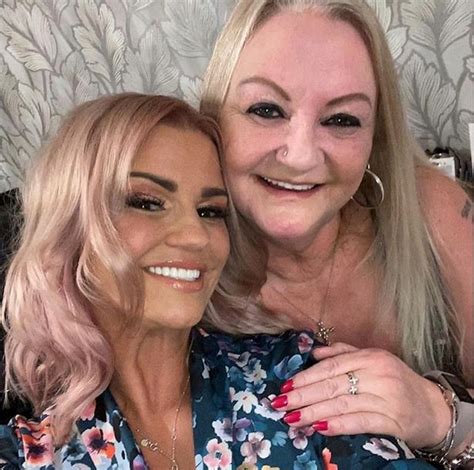 Kerry Katona Moves In With Mum After Breast Reduction Op Daily Star