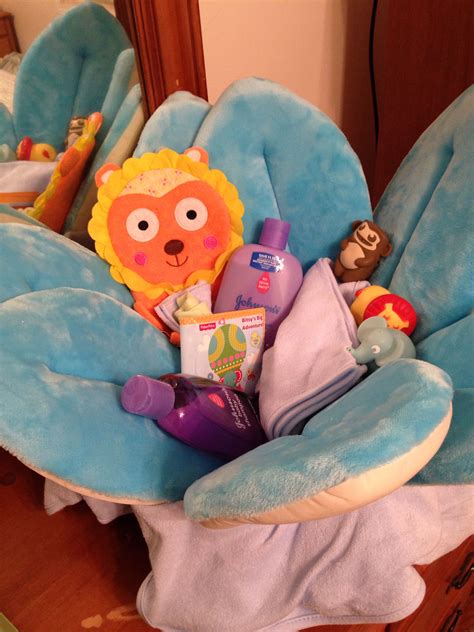 (and so do my babies…) i mean who wouldn't? Baby shower centerpiece bath time theme | Baby shower ...