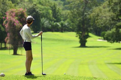 How To Drive A Golf Ball Straight And Steady