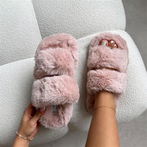 Fuzziest Blush Pink Faux Fur Fluffy Slippers Simmi London