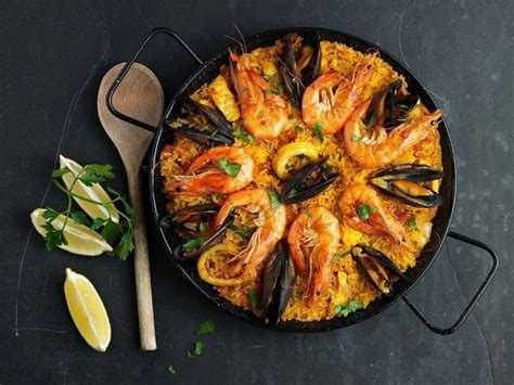 La gastronomía española es una de las más variadas del continente europeo y con más reconocimiento a nivel mundial. 13 utensilios que no pueden faltar en una cocina española ...