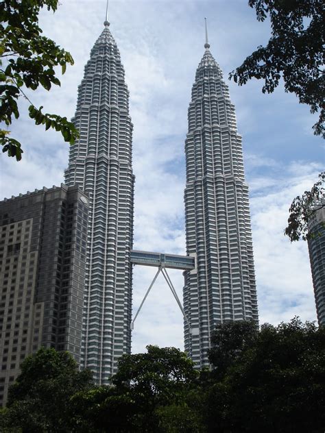 Petronas : Twin Towers of Steel (Photo Essay)