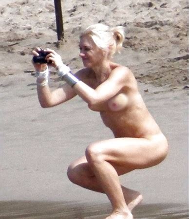 Gwen Stefani On A Nude Beach Pics Xhamster