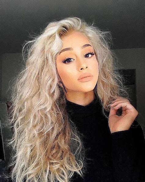 Messy Curls Ariana Grande Hair Hairstyle Ariana Grande Makeup