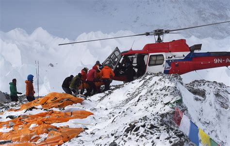 Nepal Earthquake Mount Everest Avalanche Wounded Get Rescue Choppers Nbc News