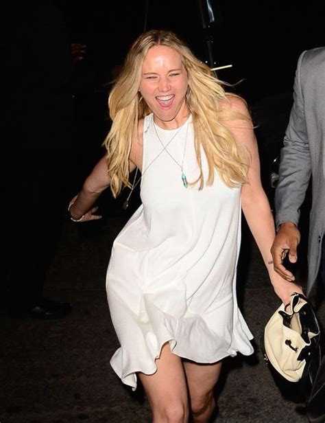 Jennifer Lawrence Gets Weird With The Paparazzi