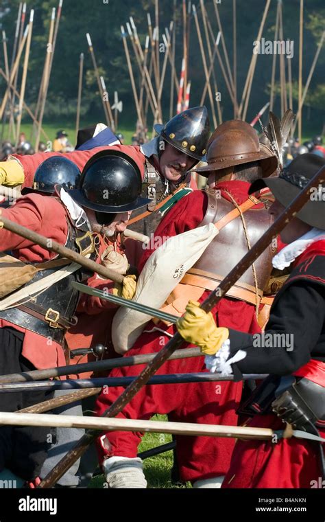 The Sealed Knot Battle Re Enactment Stock Photo Alamy