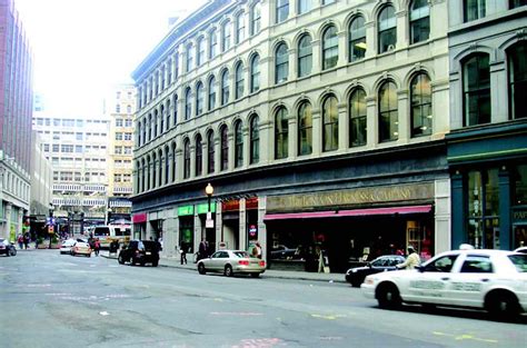 Linear Retail Purchases Retail Space At 50 60 Franklin For 71 Million