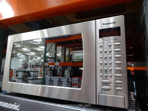 In a microwave convection oven combo, an extra conventional microwaves use microwave technology to quickly heat up the water molecules in what, exactly, is a convection oven? Panasonic 1.6 cu ft Stainless Steel Inverter Microwave Oven