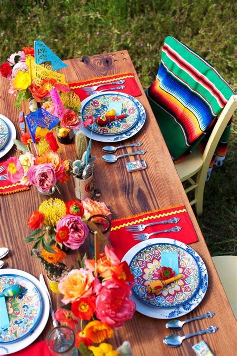 Chic Mexican Inspired Tablescapes For Your Fiesta Party Fiesta Fiesta