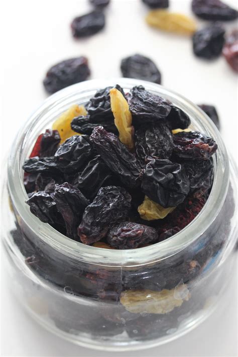 How To Make Raisins Savvy Naturalista Fruit Recipes Dehydrator