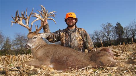 Tennessee Hunter Bags State Possible World Record Deer