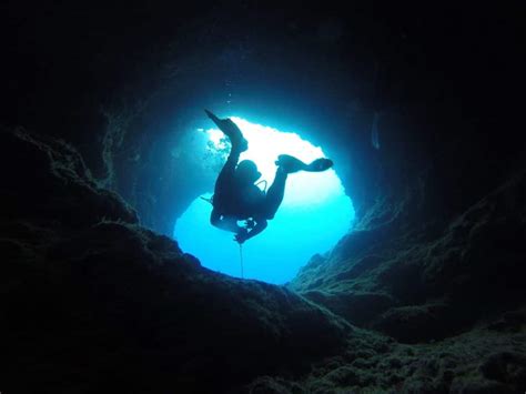 Divers Discover The Largest Underwater Cave In The World