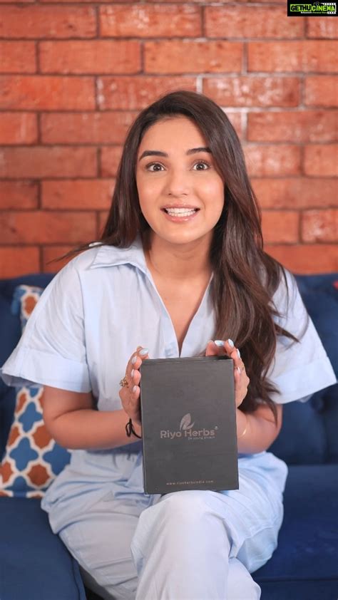 Jasmin Bhasin Instagram Riyoherbs Vitamin C Skincare Rangeyour Answer To Healthy And Glowing