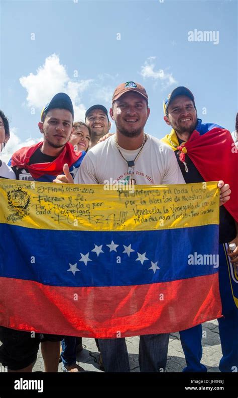 millionen der venezolaner beteiligte sich an einer volksbefragung volksabstimmung diesem 16