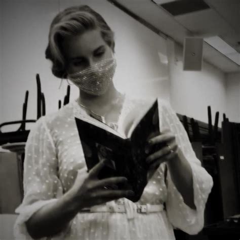 Lana Del Rey Slammed For Wearing Ridiculous Mesh Face Mask To Meet Fans