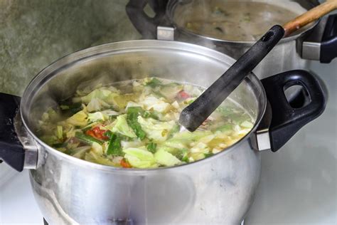 How To Simmer Soup With Pictures Ehow