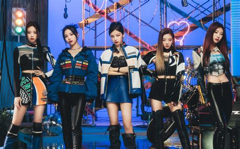 itzy is bringing the girl crush look to japan with the first japanese single voltage allkpop