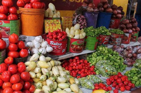 Our online asian food & grocery store delivers across america! Market in Kumasi | Ghana | Pinterest | Ghana, Kumasi ghana ...