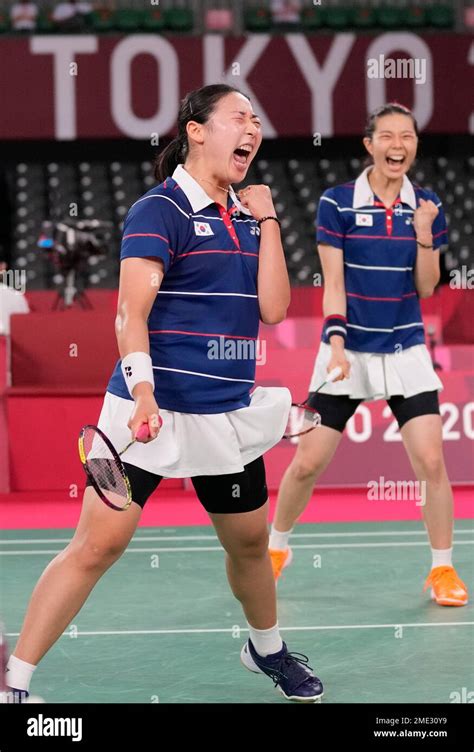 Soyeong Kim And Heeyong Kong Of South Korea Celebrate A Point Against