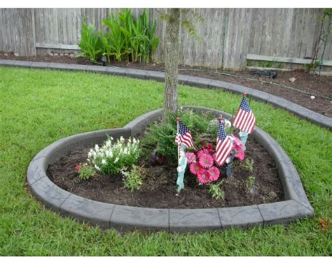 Concrete curbs, sidewalks and ramps are subject to abuse from cars and trucks, heavy machinery—and even trees. Decorative Concrete Curbing & Landscaping - Landscape Curbing