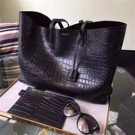 Yves saint laurent handbags have been a wardrobe staple since their conceptualization in 1966. Large Shopping Saint Laurent Tote Bag In Ultramarine And ...