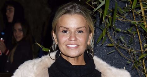 kerry katona shows off abs in underwear pics entertainment daily