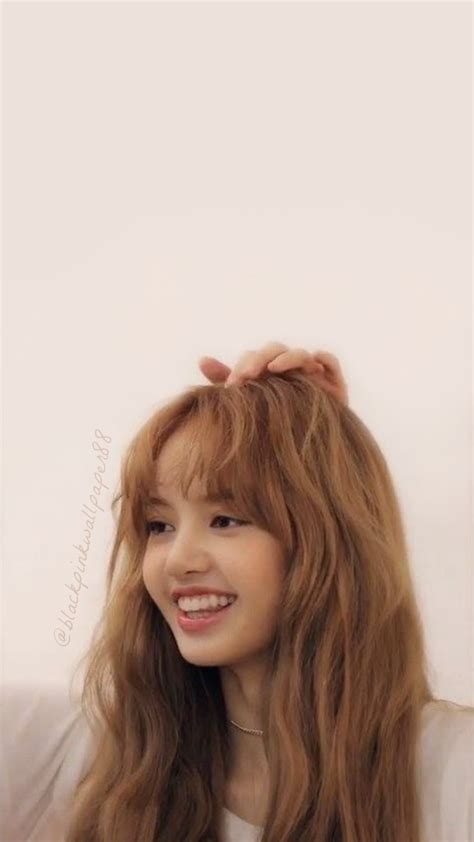 What is this message about? Just 10 Moments Where BLACKPINK's Lisa Let Her Forehead ...
