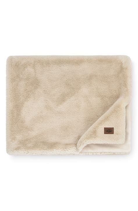 Jun 14, 2021 · happy customer: UGG® Coastline Plush Throw | Faux fur throw, Plush, Uggs