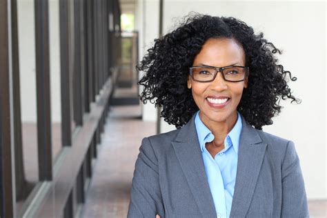 African American Business Woman Wearing Glasses Ibts