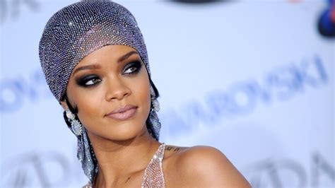 Heiß Rihanna Feiert Cfda Award Mit Sexy Twerk