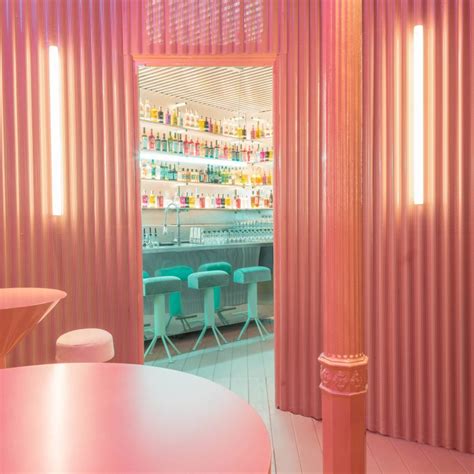Lucas y Hernández Gil uses extreme colour blocking in Naked and Famous bar Designlab