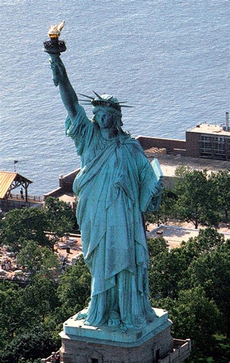 Ultimativ Missbilligt Webstuhl Statue Of Liberty Height In Meters Unergr Ndlich Handwerker Reduktor