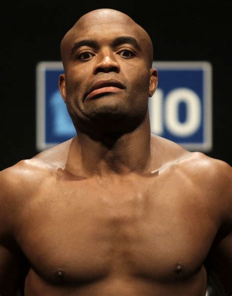 Ultimate Fighter Anderson Silva breaks leg during match