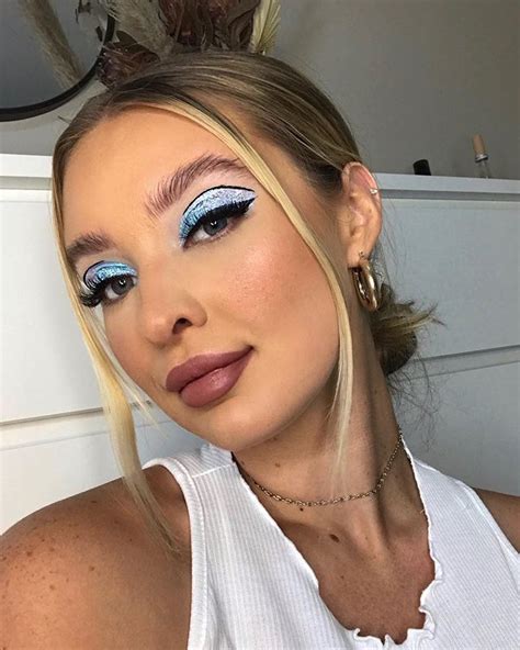 Znak Makeup Na Instagramu Fotografije I Videozapisi Nose Ring