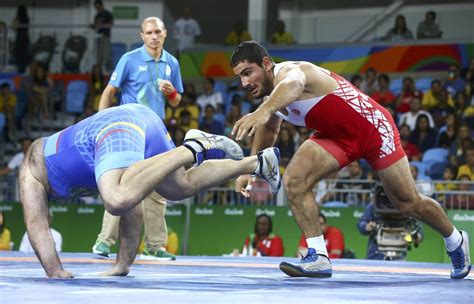 Wrestler Akgül Dedicates Turkeys First Gold In Rio Olympics To Coup