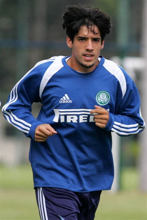 O time centenário conta com um dos estádios mais modernos do brasil, o allianz parque, onde anteriormente existia o palestra itália. Confira como seria o time do Palmeiras hoje formado apenas ...