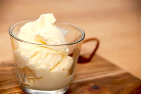 Vaniljeis nem opskrift på is med eller uden ismaskine Madens Verden