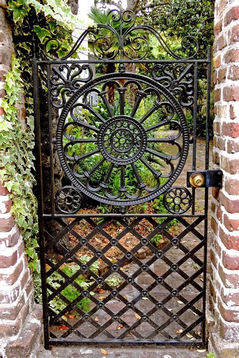 Garden Gate In Charleston Sc Wrought Iron Designs Garden Gat Garden