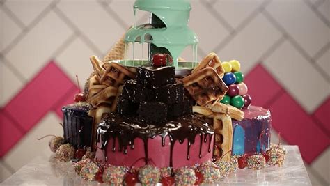 Not to keep knocking chopped, but isn't it way more impressive when a flight attendant makes an extravagant birthday cake than when an experienced chef creates a lackluster ice cream dessert? Make Brogen's "Ice Dream Sundae" party cake from Episode 4 of Zumbo's Just Desserts | Receitas