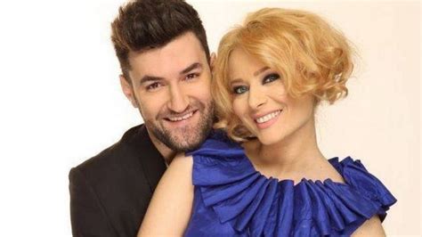 Laura cosoi (30 de ani) şi andrei maria (28 de ani), alias smiley, au anunţat oficial, în urmă cu o săptămână şi jumătate, că au pus punct, de comun acord, relaţiei după cinci ani. Monden - Stiri Acasa.ro