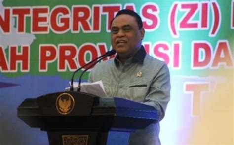 Setakat ini hanya 3 menteri kabinet sahaja dilantik iaitu kementerian dalam negeri, kementerian pertahanan dan kementerian kewangan. Soal Gaji PNS, Menteri Syafruddin: Harga-harga Naik ...