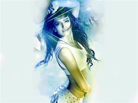Deepika Padukone Ranbir Kapoor Finds Deepika Padukones Item Song Hot