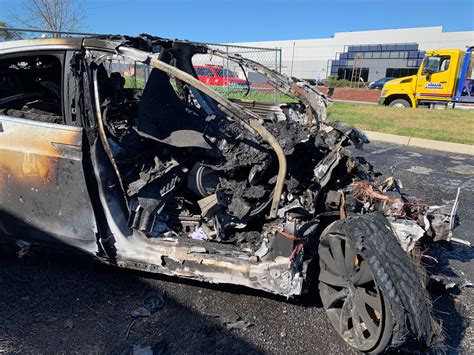 Photos Tesla Driver Survives Fiery Model X Crash In Fremont