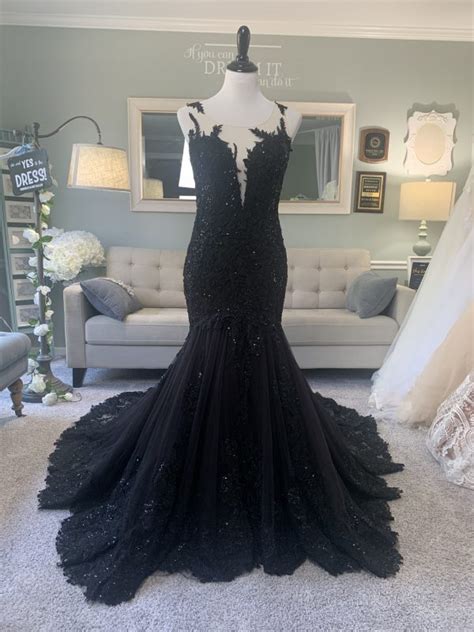 Https://wstravely.com/wedding/mermaid Black Lace Wedding Dress