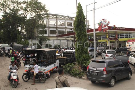Kelangkaan Bbm Di Kota Kupang Antara Foto