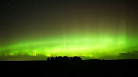 Vivid Auroras Fill The Night Sky Over Minnesota 10112021 Youtube