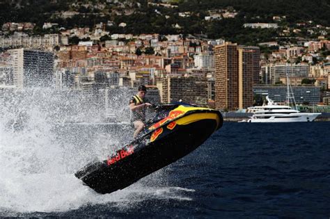 Racing driver for red bull, max verstappen comes from a family of race car drivers. Max Verstappen voelt zich als een vis in het water van ...